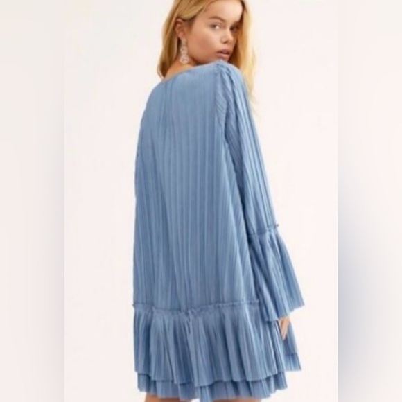 NWOT FREE PEOPLE CAN'T HELP IT MINI PLEATED BELL SLEEVE DRESS MEDIUM - Picture 3 of 3